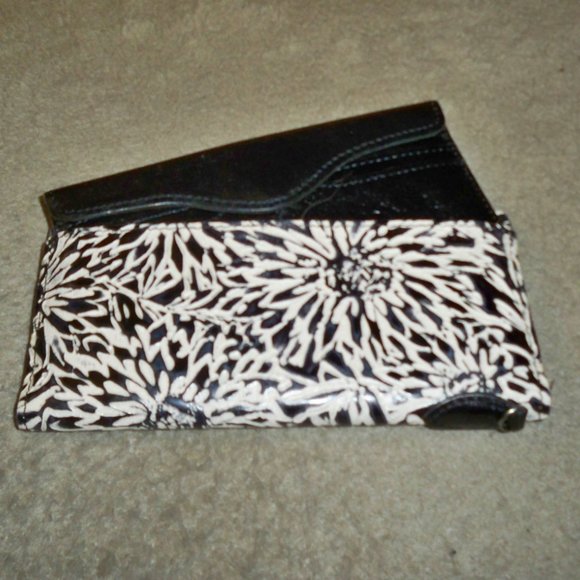 Patricia Nash Black & White Sunflower Handbag w/ Matching Wallet & Wristlet-EUC! - Picture 6 of 10